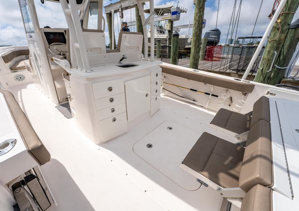 Everglades 325 Center Console image