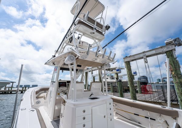 Everglades 325 Center Console image