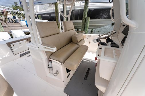 Everglades 325 Center Console image