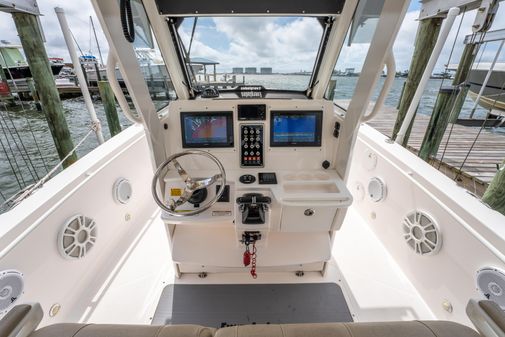 Everglades 325 Center Console image