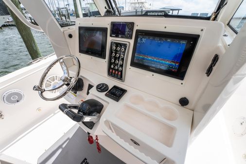 Everglades 325 Center Console image