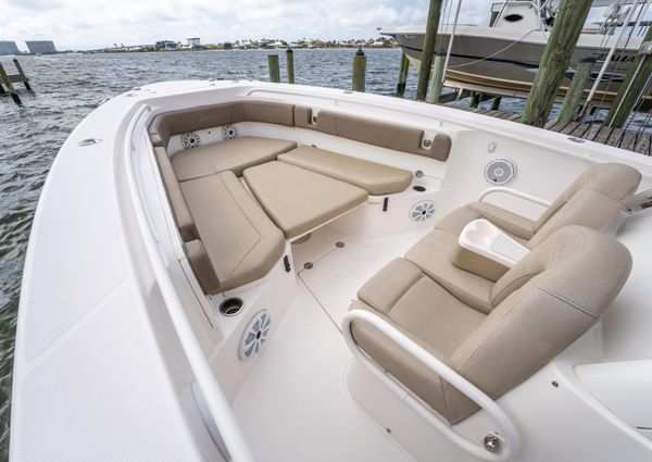 Everglades 325 Center Console image