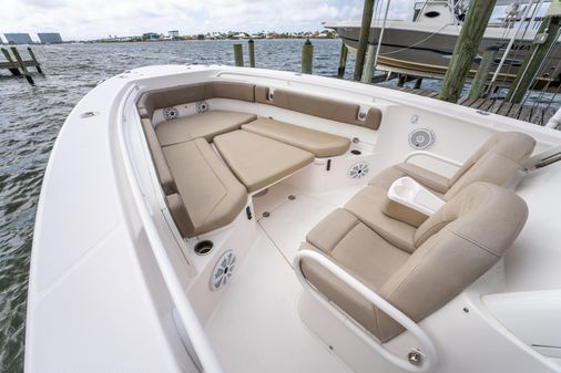 Everglades 325 Center Console image