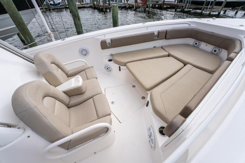 Everglades 325 Center Console image