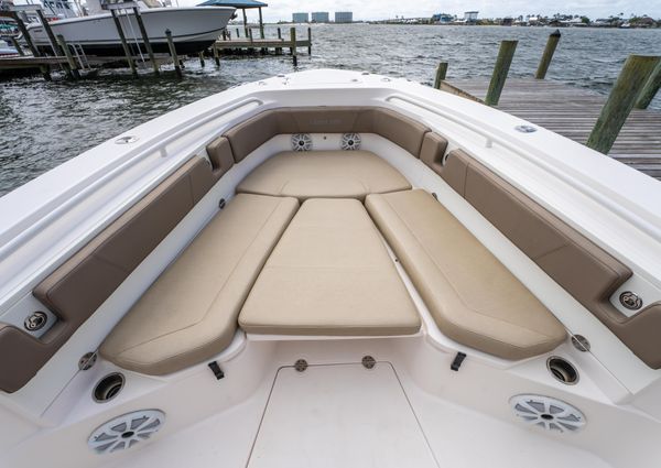 Everglades 325 Center Console image