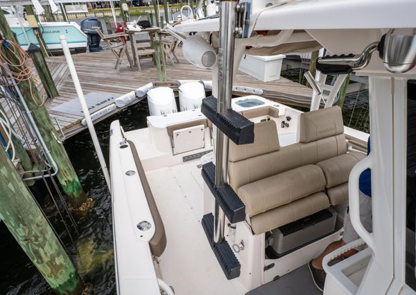 Everglades 325 Center Console image