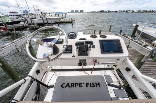 Everglades 325 Center Console image