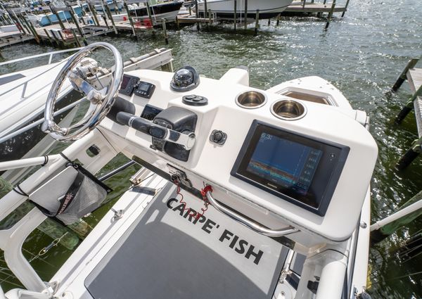 Everglades 325 Center Console image