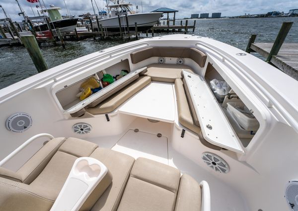 Everglades 325 Center Console image