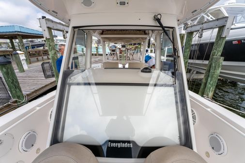 Everglades 325 Center Console image