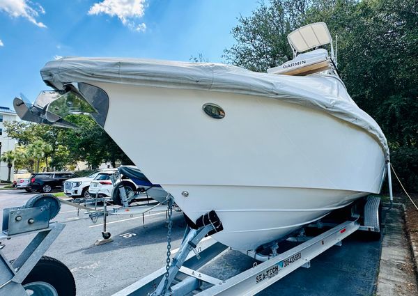 Everglades 325 Center Console image