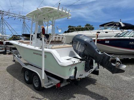 Sportsman Heritage 211 Center Console image