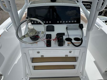 Sportsman Heritage 211 Center Console image