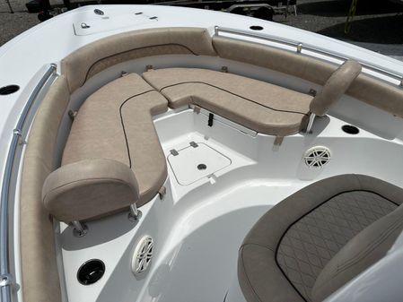 Sportsman Heritage 211 Center Console image