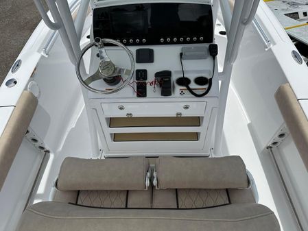 Sportsman Heritage 211 Center Console image