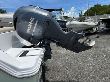 Sportsman Heritage 211 Center Console image