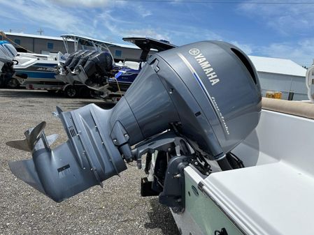 Sportsman Heritage 211 Center Console image