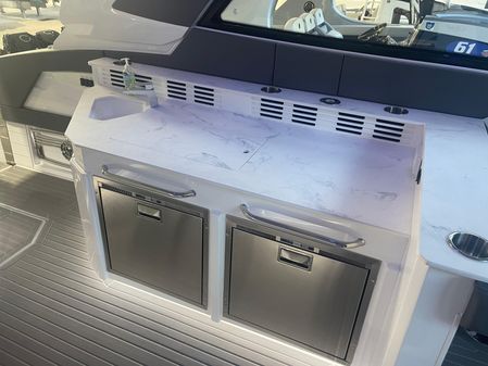 Cruisers Yachts 42 GLS OB image