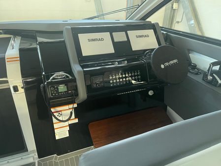 Cruisers Yachts 42 GLS OB image