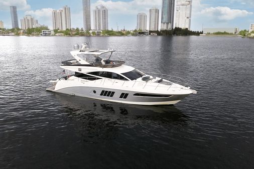 Sea Ray L650 Fly image