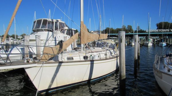 Island Packet 38