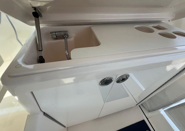 Tiara Yachts 4200 Open image