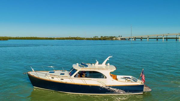 Hinckley Talaria 43 MY
