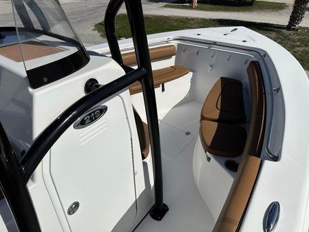 Sea Pro 219 Center Console image