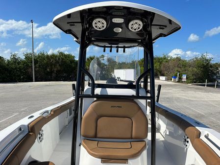 Sea Pro 219 Center Console image