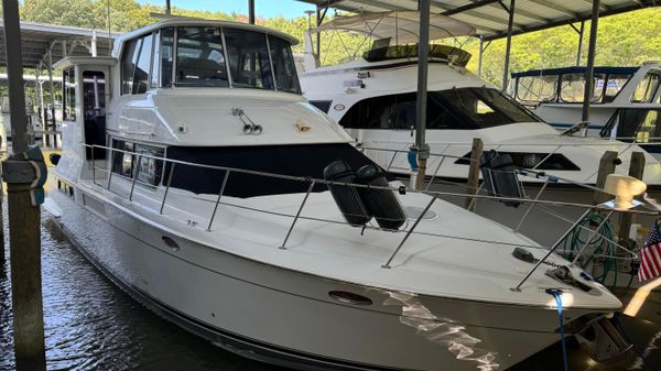 Carver 500 Cockpit Motor Yacht 