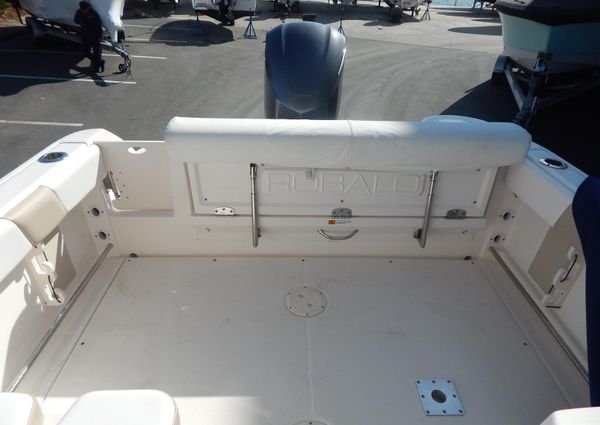 Robalo R247-DUAL-CONSOLE image