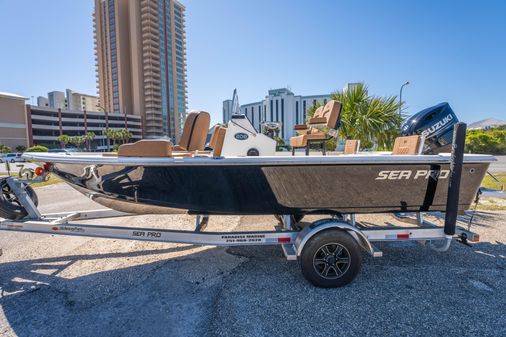 Sea Pro 208 Bay image