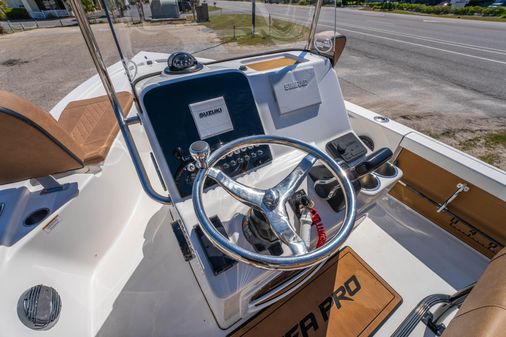 Sea Pro 208 Bay image