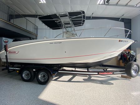 Boston Whaler 240 Outrage image