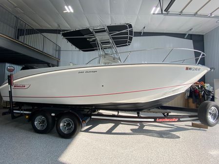 Boston Whaler 240 Outrage image