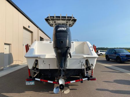 Boston Whaler 240 Outrage image