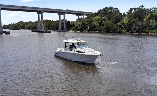 Boston Whaler 325 Conquest image