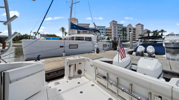 Boston Whaler 325 Conquest image