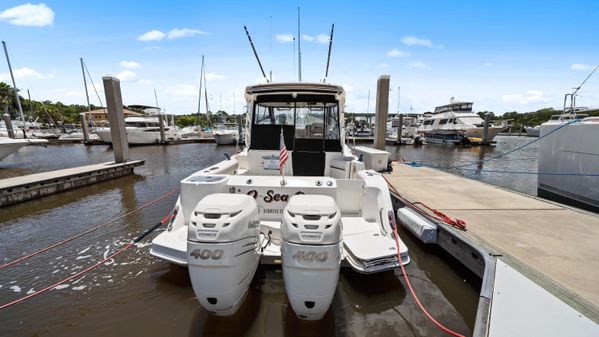 Boston Whaler 325 Conquest image