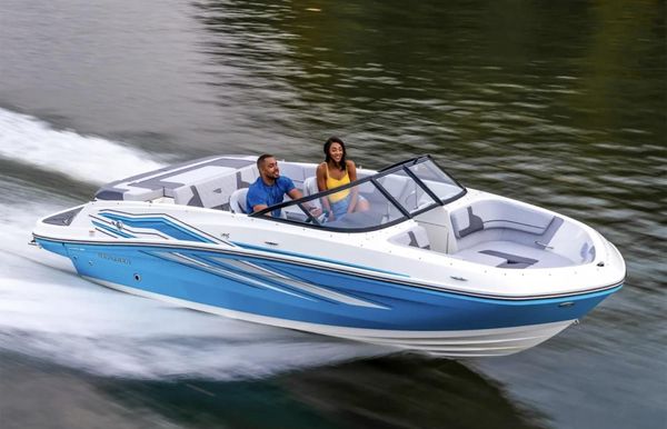 2025 Bayliner VR5 Bowrider I/O