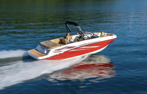 2025 Bayliner VR6 Bowrider I/O