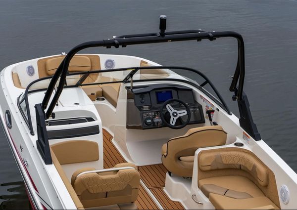 Bayliner VR6-BOWRIDER-I-O image