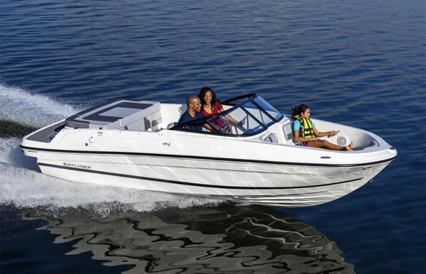 2025 Bayliner VR4 Bowrider I/O