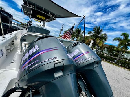 Cobia 274 Center Console image