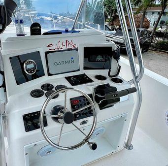 Cobia 274 Center Console image