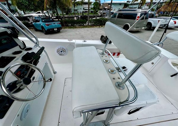 Cobia 274-CENTER-CONSOLE image