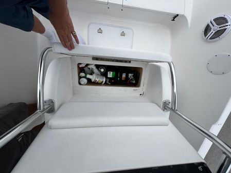 Cobia 274 Center Console image