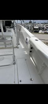 Cobia 274 Center Console image