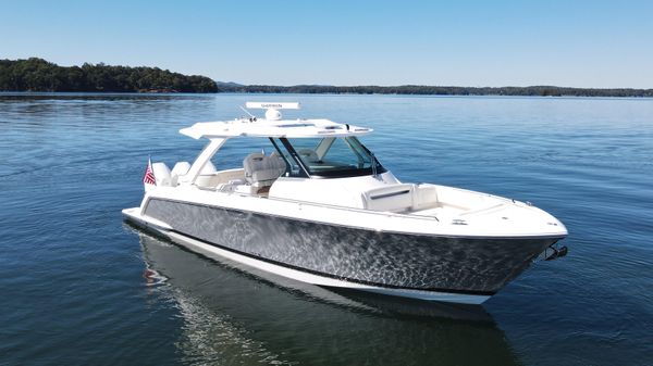 Tiara Yachts 38LS