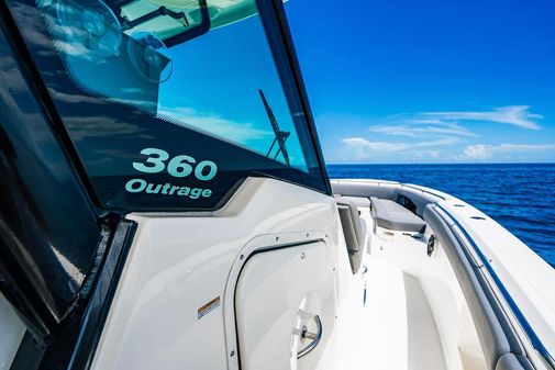 Boston Whaler 360 Outrage image